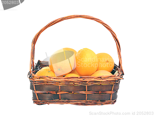 Image of oranges in trellis basket 