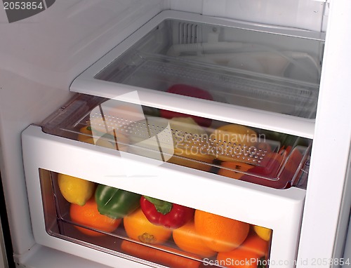 Image of fruit in the fridge