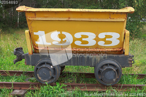 Image of Date of beginning of work career is specified on a trolley