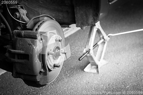 Image of Wheel of a car without tire