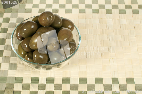 Image of Olives in glass bowl