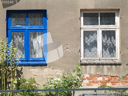 Image of Windows blue white