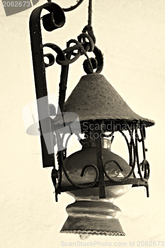 Image of The old lantern