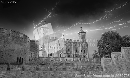 Image of Tower of London - Autumn sunset colors