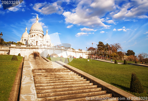 Image of Wonderful view of Sacred Heart Cathedral and Steep Stairs - Pari