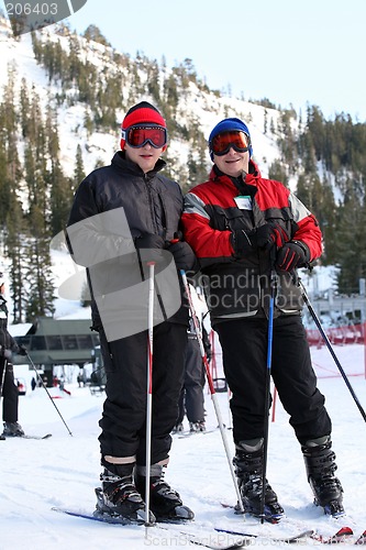 Image of Family skiing