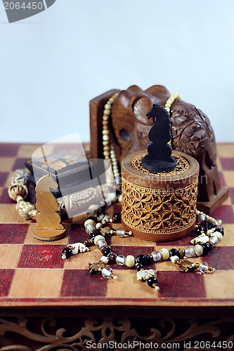 Image of Chess, elephant and beads