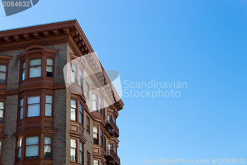 Image of Mid-sized building with copyspace
