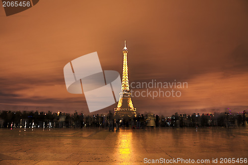 Image of Crowd in Fornt of Eiffel Tower