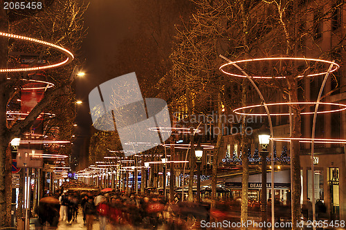 Image of Crowd on Champs Elysees