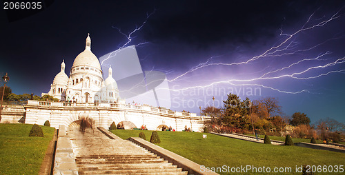 Image of Wonderful view of Sacred Heart Cathedral and Steep Stairs - Pari