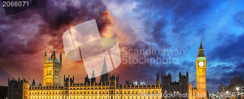 Image of Big Ben and House of Parliament at River Thames International La