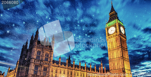 Image of Big Ben and House of Parliament at dusk from Westminster Bridge 