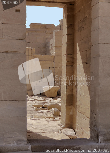 Image of ruins at Qasr Dusch