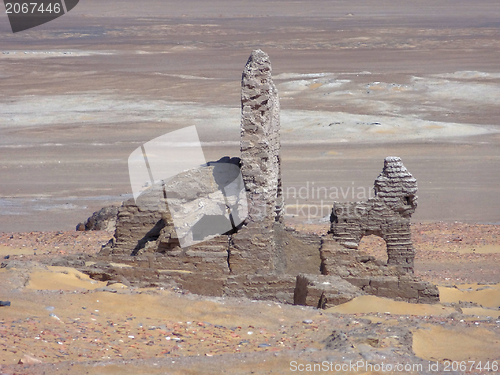 Image of ruins at Qasr Dusch