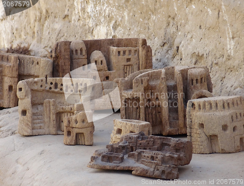 Image of sculptures of Al-Qasr