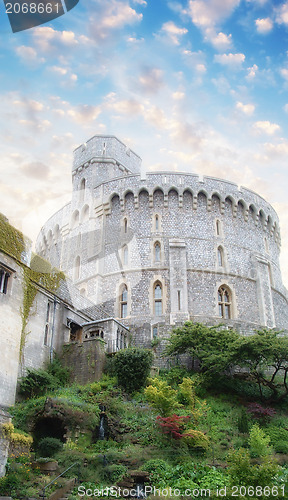 Image of Windsor Castle, favorite residence of Queen Elizabeth II