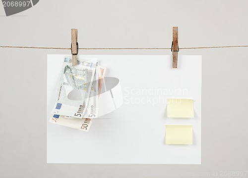 Image of Memory note paper with Euro moneys