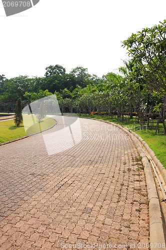 Image of pathway to garden 