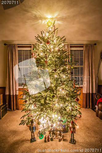 Image of decorated christmas tree