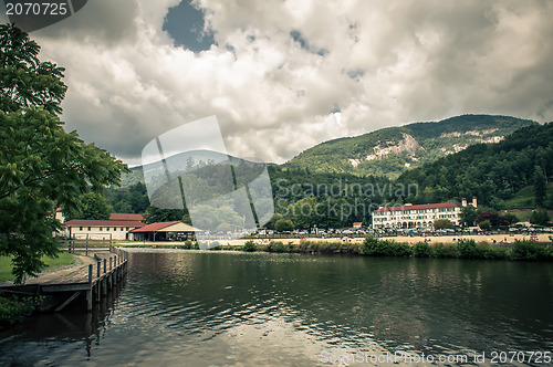 Image of chimney rock at lake lure