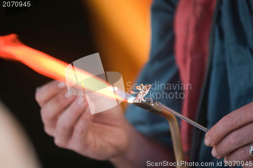 Image of glass craftsman