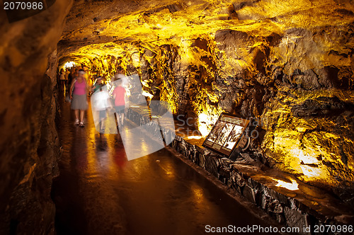 Image of cave at chimney rock