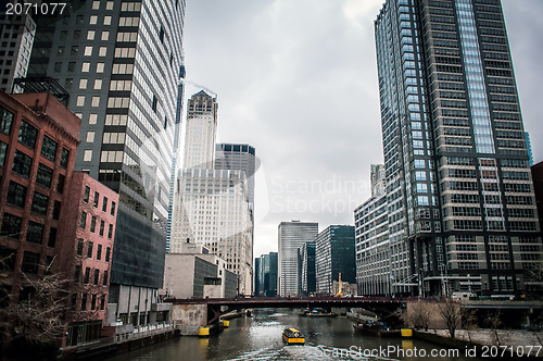 Image of chicago skyline and streets