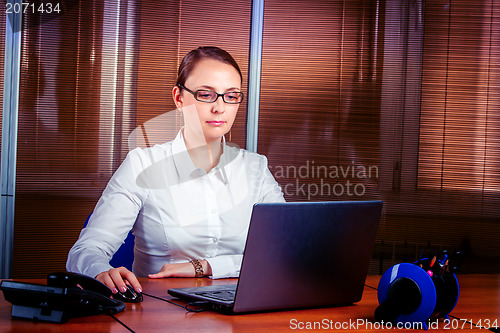 Image of businesswoman