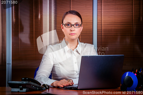 Image of businesswoman