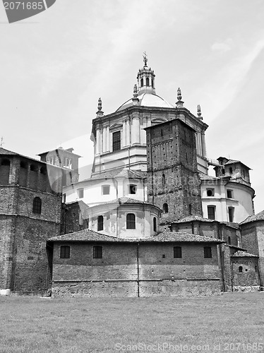 Image of San Lorenzo church, Milan