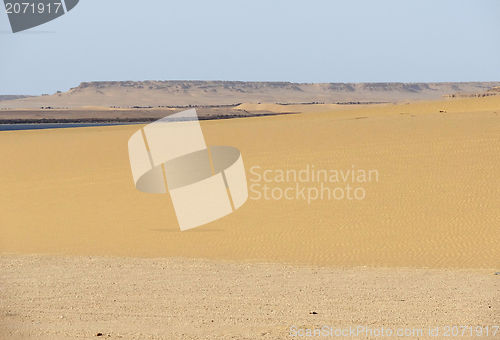 Image of desert around Birket Qarun