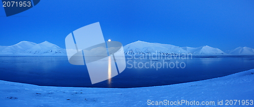 Image of blue light on Svalbard