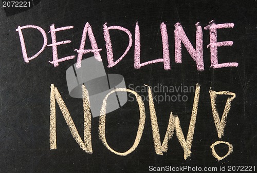 Image of Deadline Now written on a blackboard