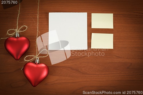 Image of wooden board with notes for valentine message