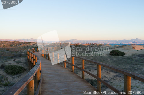 Image of Winding footbrigde