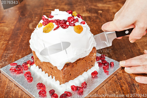 Image of Cutting christmas cake