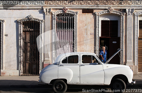 Image of Cuba car