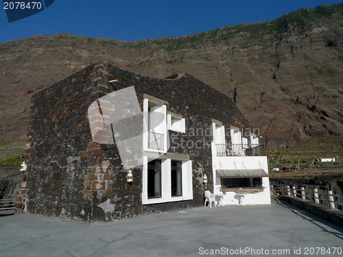 Image of small seaside hotel