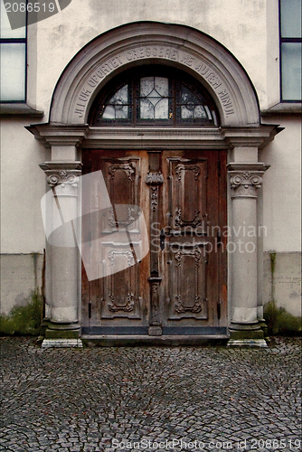 Image of brown door in felkierk 