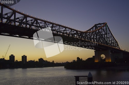 Image of Story Bridge at dawn