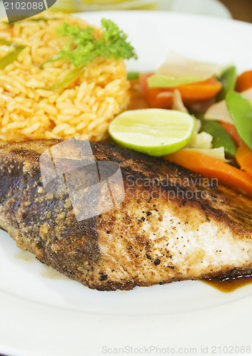 Image of yellowfin tuna steak with vegetables rice