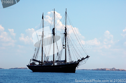 Image of Black sailship in profile # 01