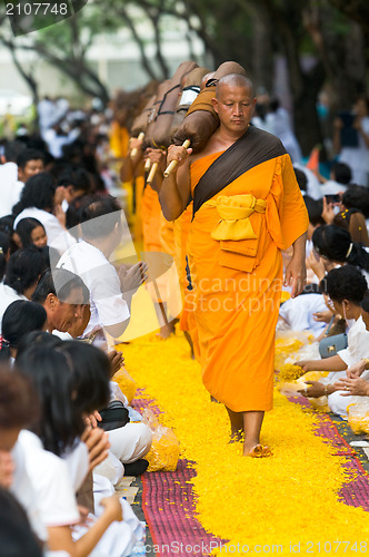 Image of Dhammachai Dhutanga Pilgrimage Walk, 2013 in Bangkok