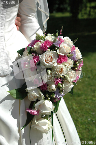 Image of Bouquet and bride