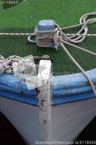 Image of Rope of boat knotting