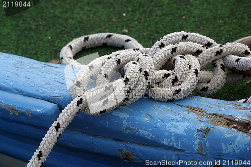 Image of Rope of boat knotting