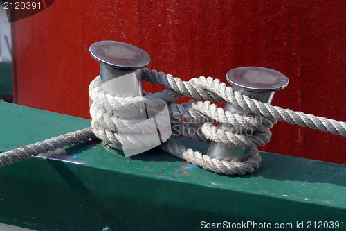Image of Rope of boat knotting 