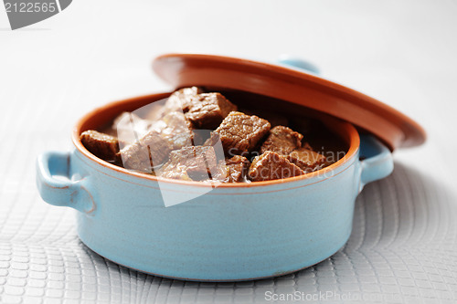 Image of goulash with beef and beer