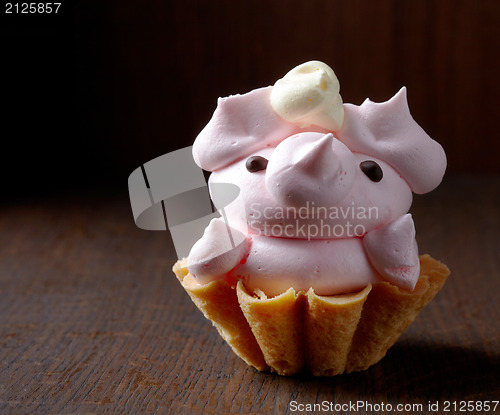 Image of pig shaped cupcake
